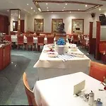 فندق Toelzer Hof 3*
