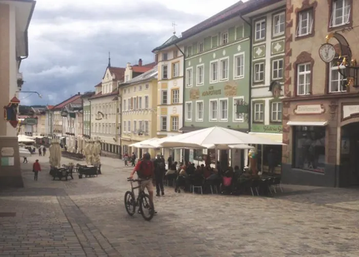 Toelzer Hof Szálloda 3*